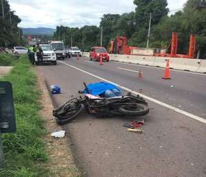 Motociclista fallece tras chocar contra un camión en Ypacaraí - Nacionales - ABC Color