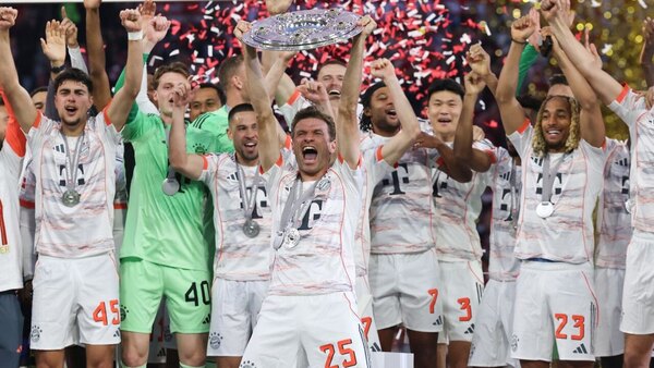 Versus / Bayern despide al histórico Thomas Müller con victoria