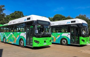 Buses eléctricos donados por Corea del Sur iniciaron operaciones en Hernandarias