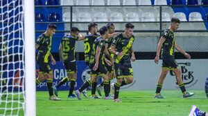 Versus / Recoleta fue mucho más certero y castiga la falta de puntería de Ameliano