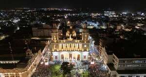La Nación / Miles de fieles peruanos rindieron homenaje a León XIV en una misa en Chiclayo