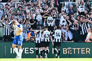 Versus / Newcastle alcanza podio de Premier League tras vencer al Chelsea