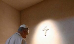 (Video) El papa León XIV rinde homenaje a Francisco en la Basílica de Santa María la Mayor