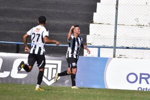 Versus / Santaní toma impulso en la División Intermedia con triunfo ante el "Prócer"