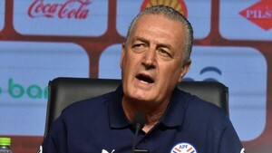 Gustavo Alfaro, contundente sobre Gatito Fernández