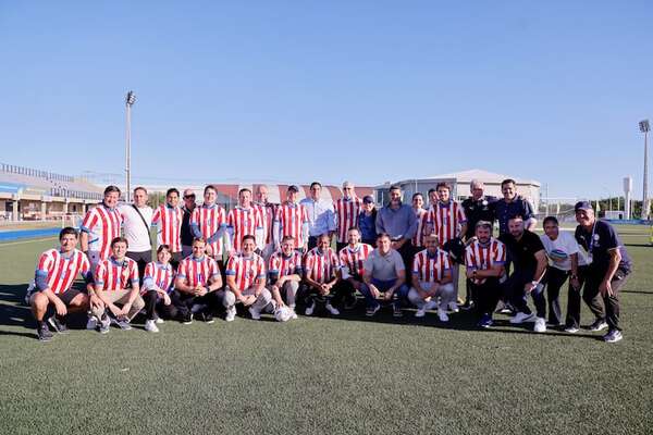 Con nutrida visita extranjera se fortalece alianza entre FIFA y APF - Fútbol - ABC Color