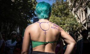 Pichina, un conocido travesti habría asesinado a un hombre que la acosaba