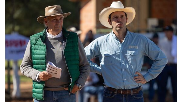 Ignacio Llano: “Paraguay puede crecer fácilmente un 50 o 100% más de vacas, mejorando los campos de cría”