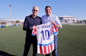Versus / APF presenta su progreso ante un técnico multicampeón de la Premier League