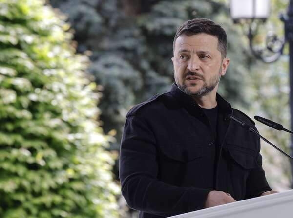 Zelenski habla con León XIV y le informa de su propuesta de tregua a Rusia - Mundo - ABC Color