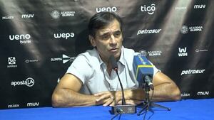 Fabián Bustos defendió la línea de 3: “Así ganamos el clásico” - Olimpia - ABC Color