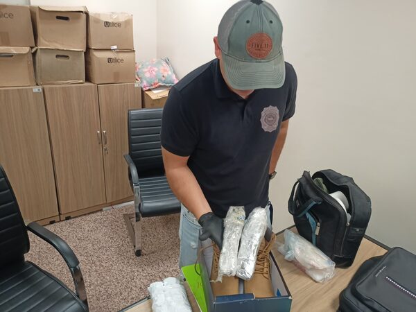 SENAD intercepta encomienda aérea con marihuana de alta concentración de THC en CDE