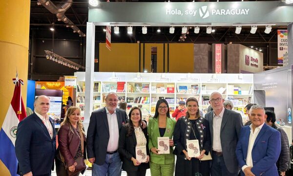 “Paraguayas en el Poder”, libro de Rocío Abed que inspira a mujeres, en feria del libro en Buenos Aires – Diario TNPRESS