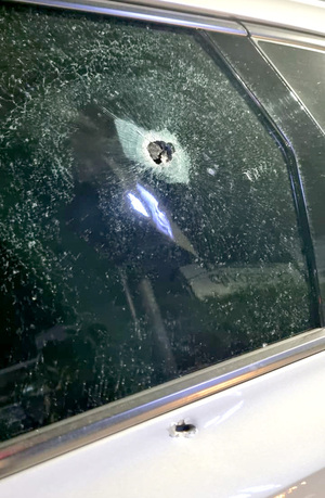 Militares incautan camioneta con impactos de bala en Ciudad del Este - La Clave