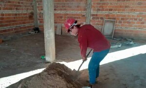 Mujer albañil en Misiones insta a congéneres a ganar espacio en el rubro – Prensa 5