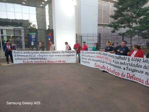 Día internacional de la enfermería: protestan frente al Hospital Ingavi de IPS - Nacionales - ABC Color