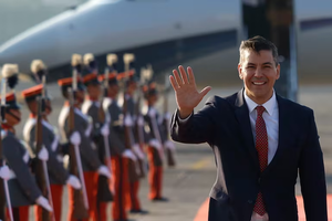 Santiago Peña confirma que viajará al Vaticano para entronización de León XIV - Noticiero Paraguay