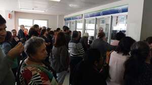 IPS: denuncian falta del sistema en la farmacia del Centro Ambulatorio - Nacionales - ABC Color