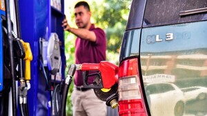 Gobierno anuncia nueva baja en combustibles de Petropar en pleno mes patrio