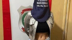 ¡Fuertísimo! Quiso ganarle al semáforo en rojo y terminó chocando