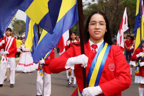 En Luque organizan emotivo homenaje a la Patria y a las Madres •