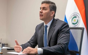 Gobierno anuncia reajuste salarial y reducción de combustibles