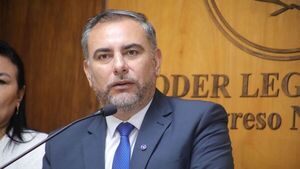 USD 93 millones: Opositor pide debate sobre cuestionada licitación para compra de máquinas de votación
