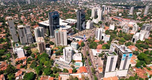La Nación / Problemática de desagües pluviales en eje corporativo afecta a hoteles en plena temporada alta