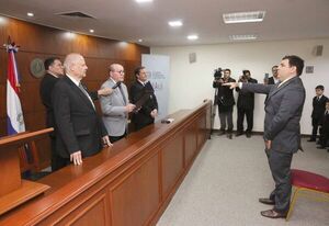 Ministros de la Corte Suprema tomaron juramento al nuevo juez electoral para San Pedro del Ycuamandyyú