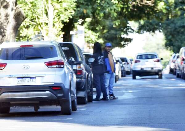 Operativo de Nenecho para la foto: cuidacoches siguen operando en Asunción - Nacionales - ABC Color