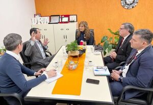Reunión entre representantes del Registro del Automotor y el Ministerio de Obras Públicas y Comunicaciones