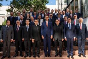Peña intenta mejorar su alicaída imagen en una reunión con el Cuerpo Diplomático - Política - ABC Color