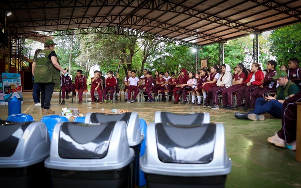 MADES desarrolla jornada educativa en Colegio de Minga Guazú - 1000 Noticias