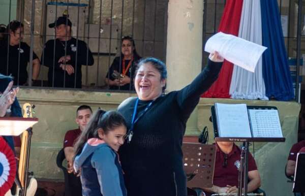 Conceden libertad condicional a mujer privada de libertad por el Día de la Madre - Nacionales - ABC Color