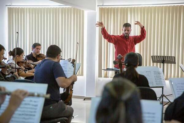 Estructuras invisibles: la música como refugio y acto espiritual - Música - ABC Color