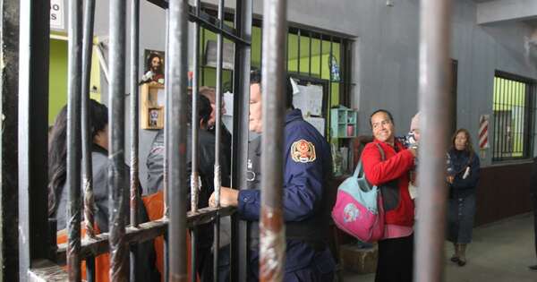 La Nación / De manera excepcional, autorizan visitas de niños a penitenciarías por el Día de la Madre