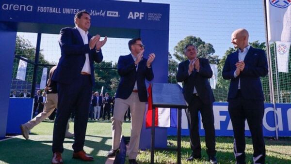 Inauguraron nuevo campo FIFA Arena en el colegio Nacional de Luque