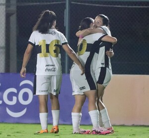 Fútbol Femenino: Olimpia se abraza a la cima - La Tribuna