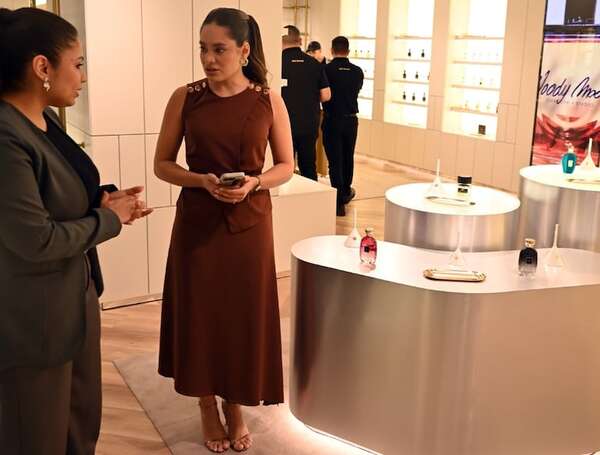 édition privée llegó a Paraguay con perfumería de lujo en CDE - Empresariales - ABC Color