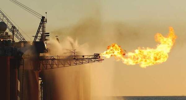 Precio del petróleo sube un 4%