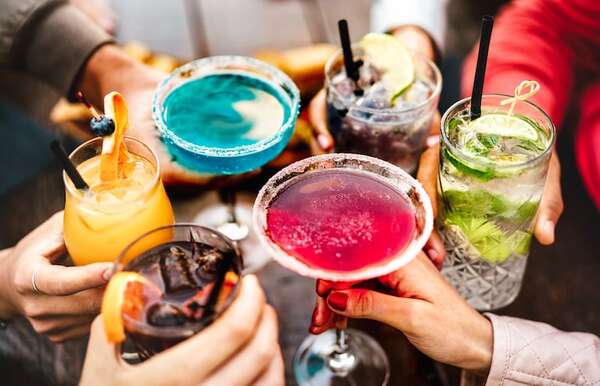 Día Mundial del Cóctel: los cuatro cócteles imprescindibles que deberías saber hacer - Gastronomía - ABC Color