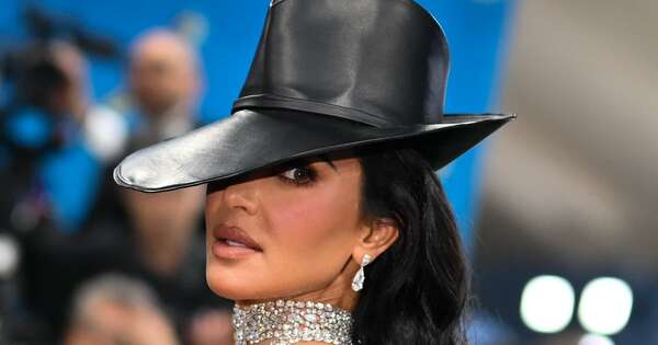 La Nación / Kim Kardashian testifica por millonario robo de joyas