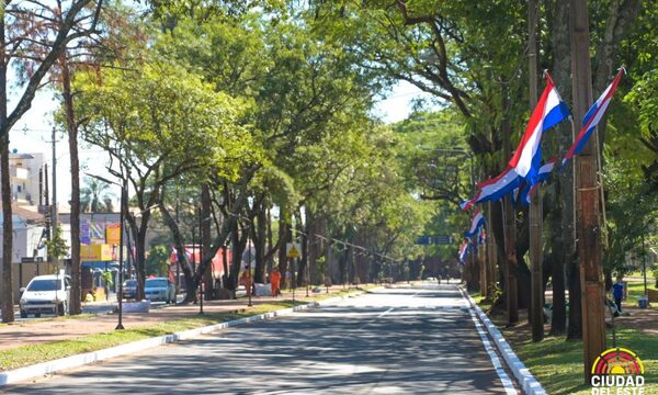 Bloquean avenida con miras a desfile en CDE