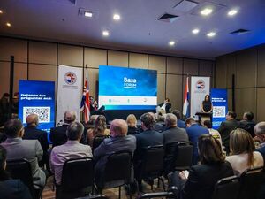 Basa Forum y C谩mara Brit谩nica debatieron sobre la econom铆a de Paraguay ante tensiones globales
