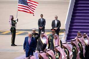 Trump inicia gira por el Golfo donde lo esperan con fastuosas bienvenidas - Mundo - ABC Color