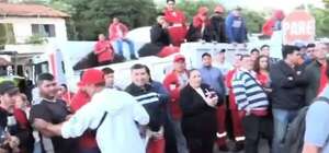Funcionarios municipales cierran entrada a planta asfáltica en forma de protesta - Nacionales - ABC Color