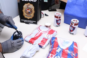 Hasta en camisetas de fútbol y vasos térmicos, decomisan cocaína - 1000 Noticias