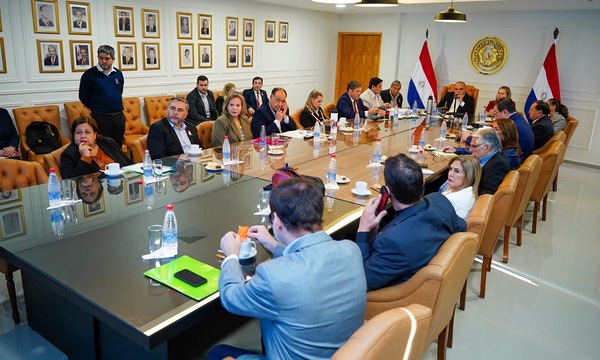 “Hay que eliminar de raíz y con sanciones fuertes”, lanzó Mario Varela tras reunión con María Teresa Barán - OviedoPress