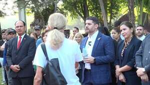 Así escracharon a Nenecho Rodríguez en el Botánico - Nacionales - ABC Color