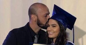 (GALERÍA) ¡Carlos Humberto Paredes pureó porque su hija se graduó en yanquilandia!